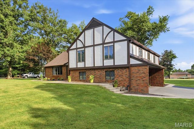 10 Brighton Place, Shiloh, IL 62221