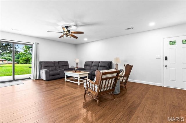 10 Brighton Place, Shiloh, IL 62221