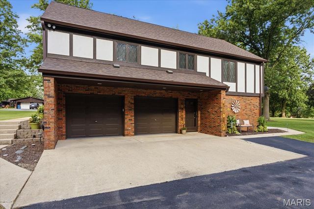 10 Brighton Place, Shiloh, IL 62221