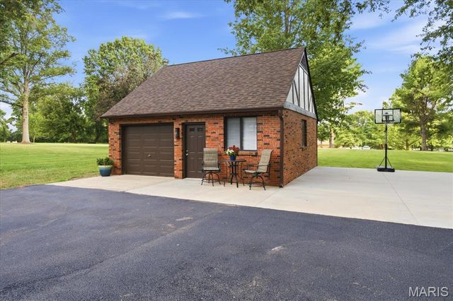 10 Brighton Place, Shiloh, IL 62221