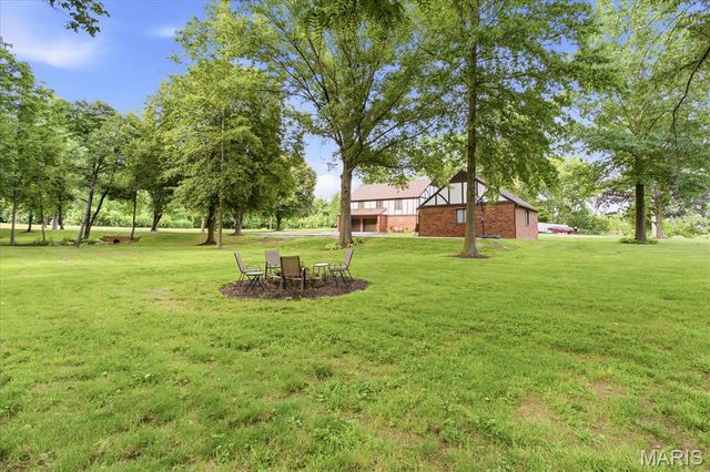 10 Brighton Place, Shiloh, IL 62221