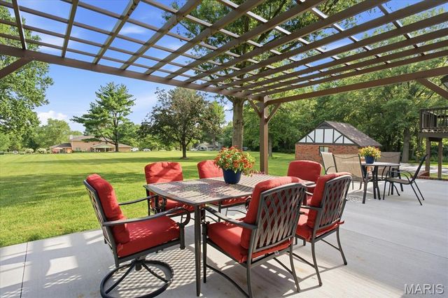 10 Brighton Place, Shiloh, IL 62221