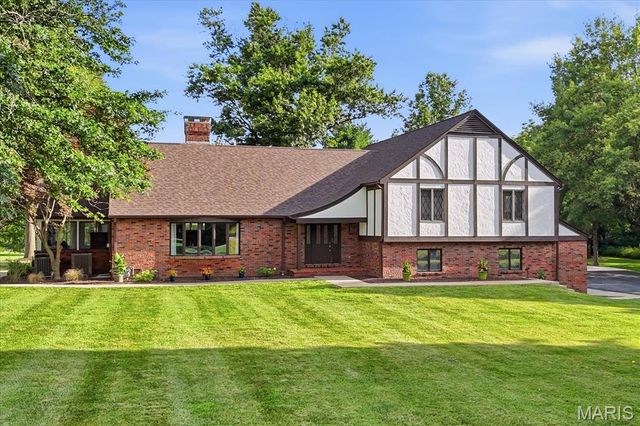 10 Brighton Place, Shiloh, IL 62221
