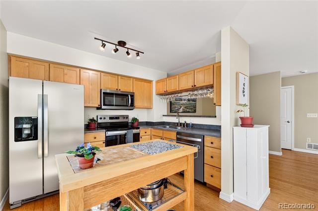 805 Summer Hawk Drive B10, Longmont, CO 80504
