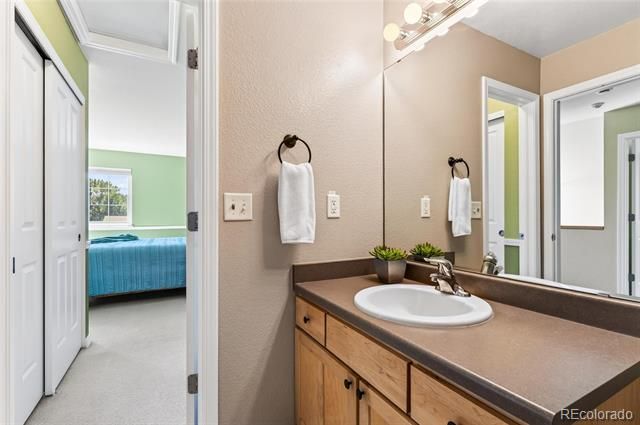 805 Summer Hawk Drive B10, Longmont, CO 80504