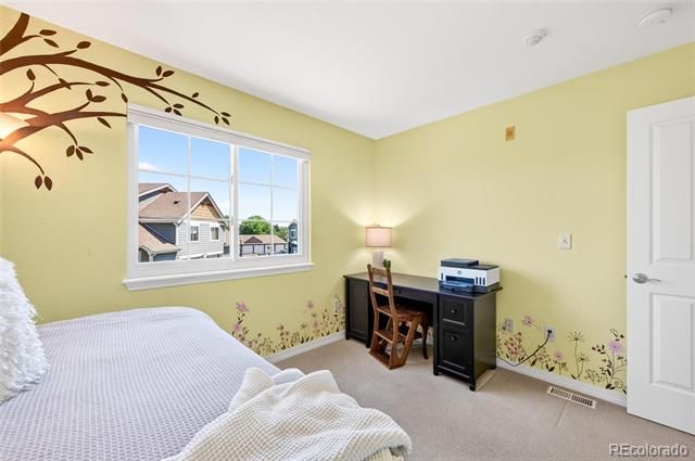 805 Summer Hawk Drive B10, Longmont, CO 80504