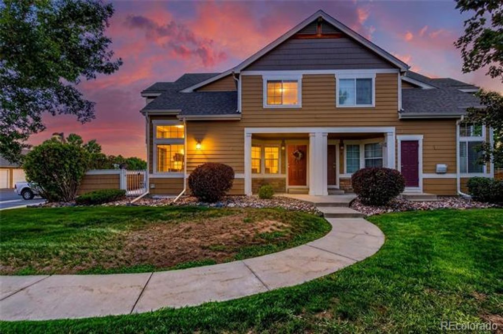 805 Summer Hawk Drive B10, Longmont, CO 80504