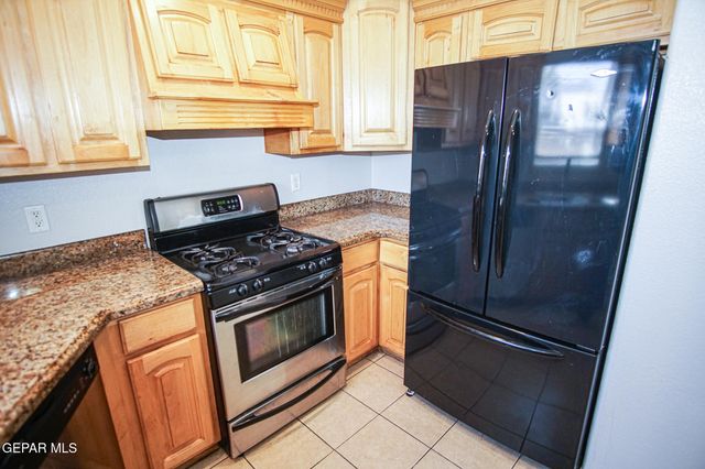 528 Green Village Court B, El Paso, TX 79912