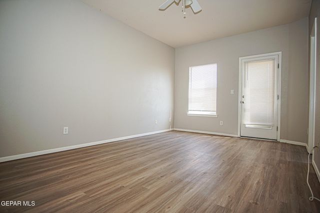 528 Green Village Court B, El Paso, TX 79912