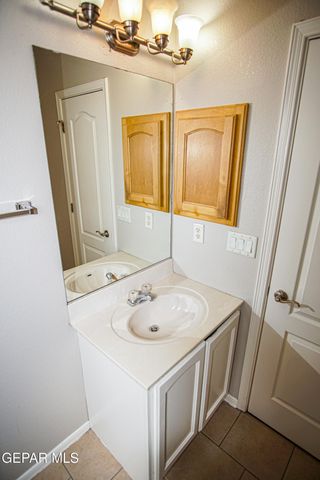 528 Green Village Court B, El Paso, TX 79912