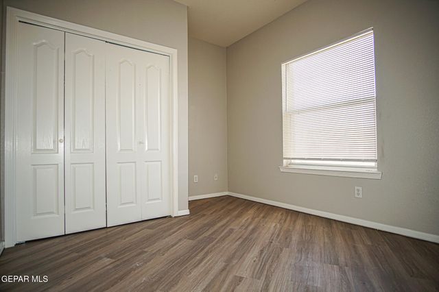 528 Green Village Court B, El Paso, TX 79912