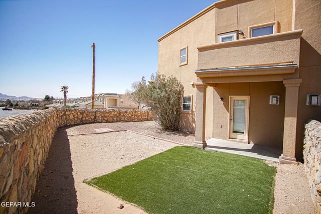 528 Green Village Court B, El Paso, TX 79912