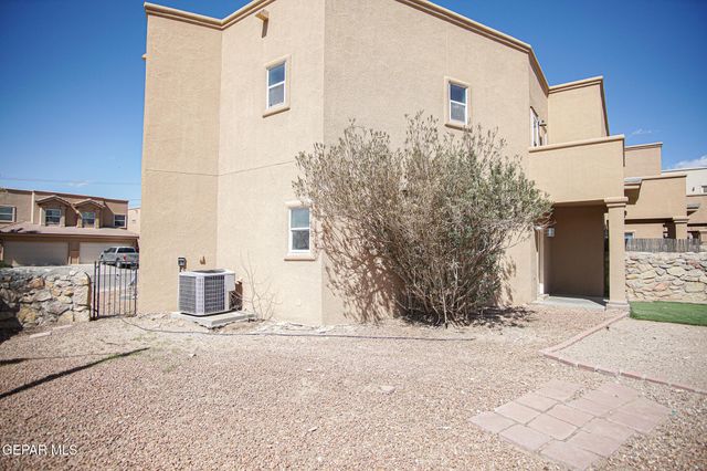 528 Green Village Court B, El Paso, TX 79912
