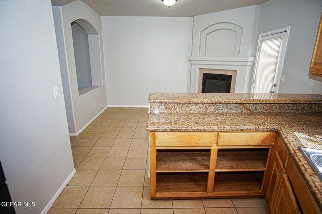 528 Green Village Court B, El Paso, TX 79912