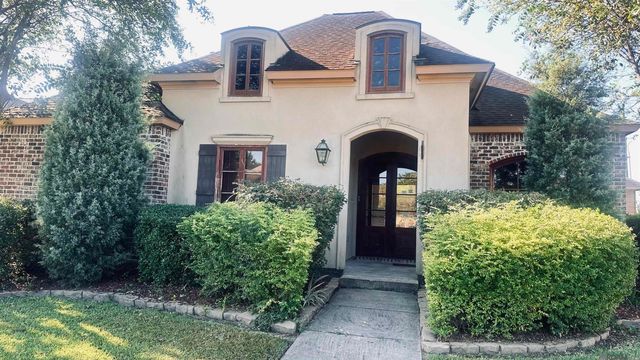 2058 Pointe South Dr, Zachary, LA 70791