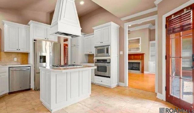 2058 Pointe South Dr, Zachary, LA 70791