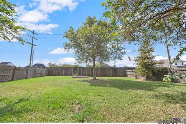 2058 Pointe South Dr, Zachary, LA 70791