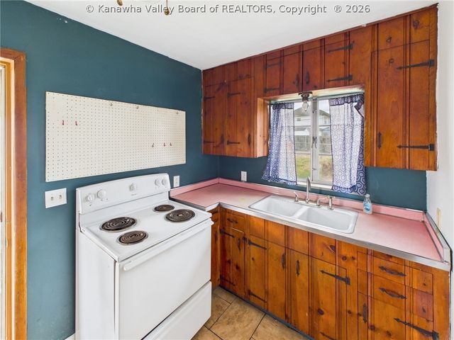 2314 Kanawha Terrace, St Albans, WV 25177