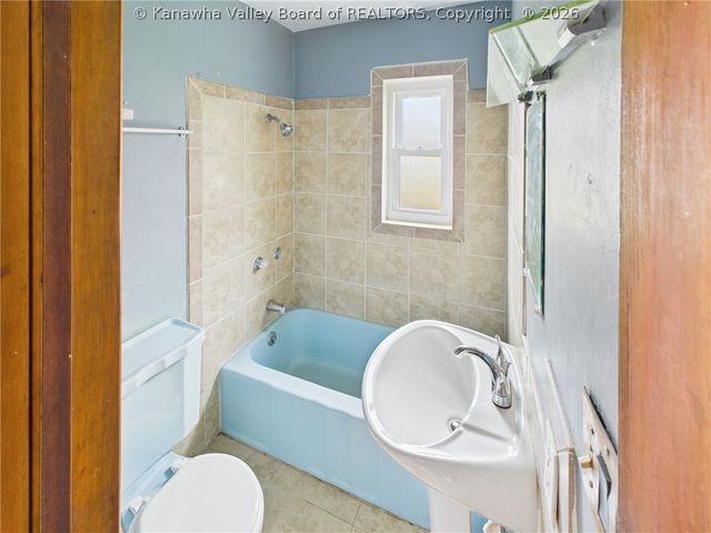 2314 Kanawha Terrace, St Albans, WV 25177