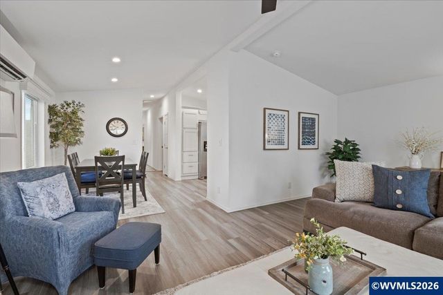 176 Clearwater Av NE, Salem, OR 97301