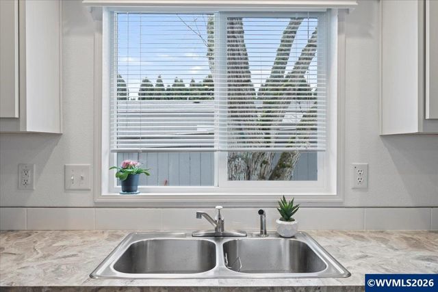 176 Clearwater Av NE, Salem, OR 97301