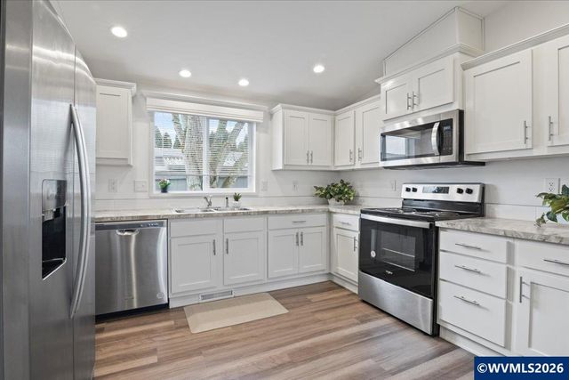 176 Clearwater Av NE, Salem, OR 97301