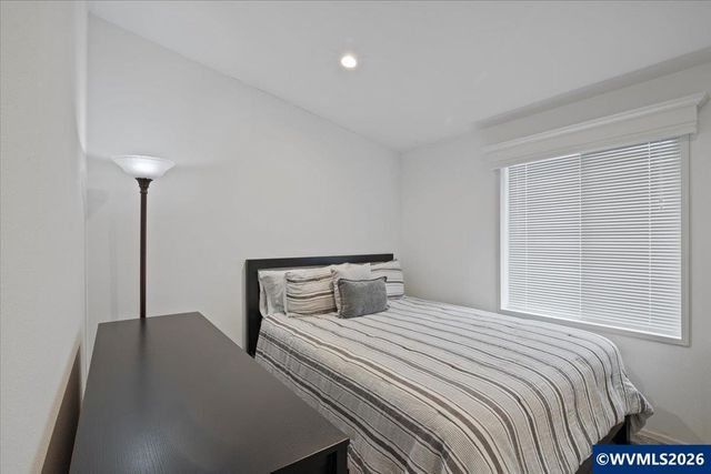 176 Clearwater Av NE, Salem, OR 97301