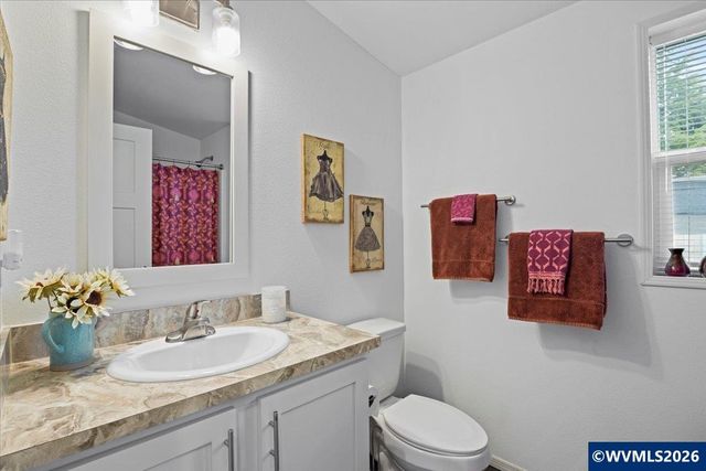 176 Clearwater Av NE, Salem, OR 97301