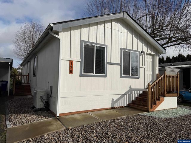 176 Clearwater Av NE, Salem, OR 97301
