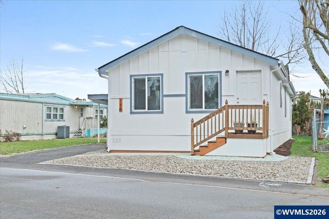 176 Clearwater Av NE, Salem, OR 97301