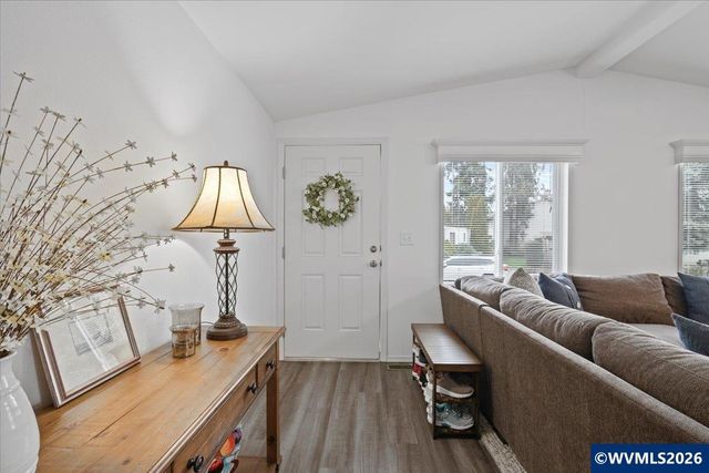 176 Clearwater Av NE, Salem, OR 97301