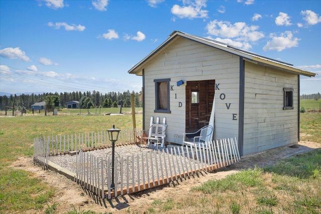 20717 N Division Rd, Colbert, WA 99005