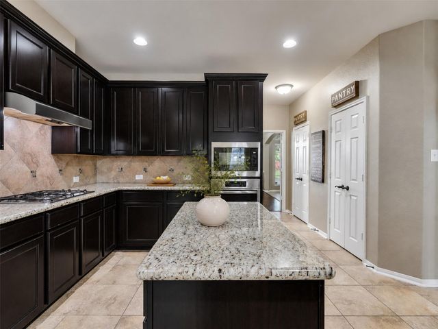 2557 Estrada Drive, League City, TX 77573