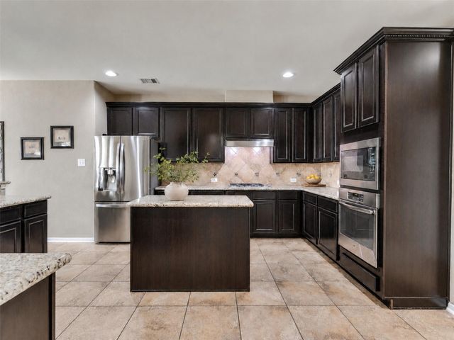 2557 Estrada Drive, League City, TX 77573