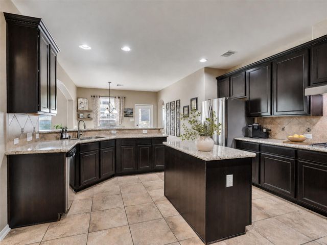 2557 Estrada Drive, League City, TX 77573