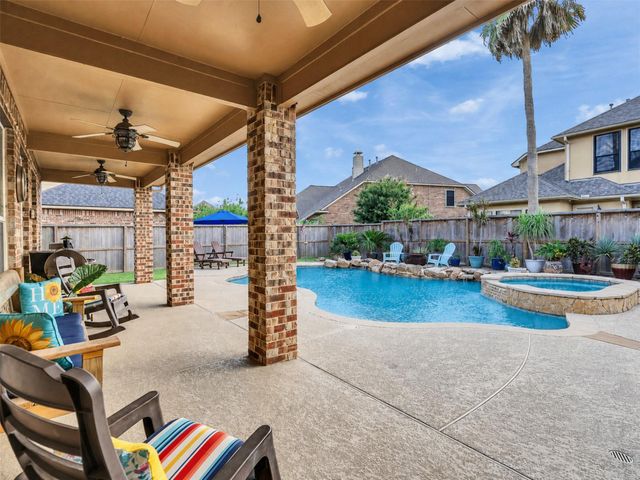 2557 Estrada Drive, League City, TX 77573