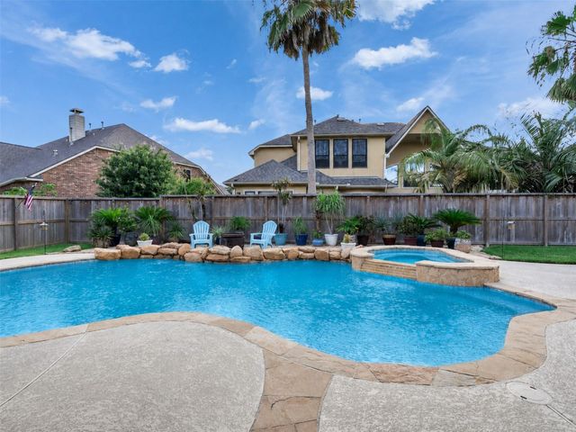 2557 Estrada Drive, League City, TX 77573