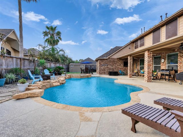 2557 Estrada Drive, League City, TX 77573