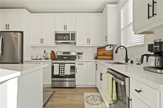 30295 Singer Ln, Menifee, CA 92584