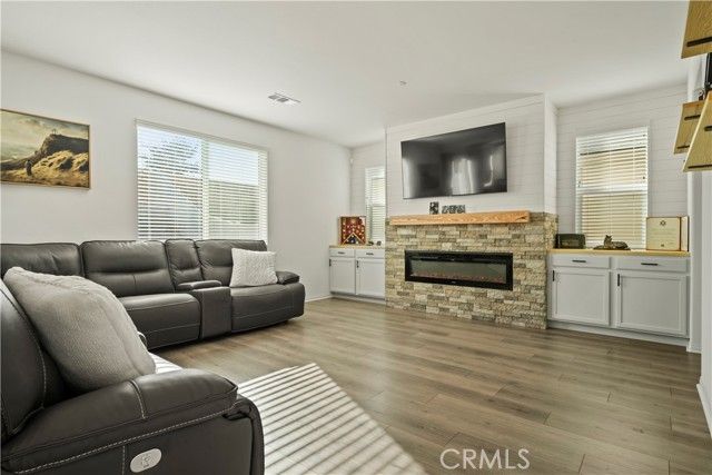 30295 Singer Ln, Menifee, CA 92584