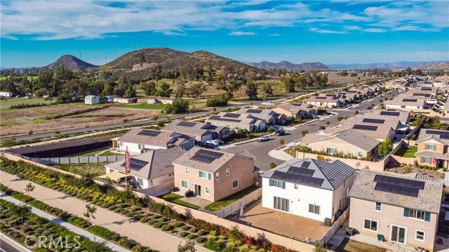 30295 Singer Ln, Menifee, CA 92584