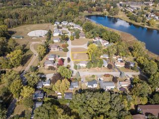 256 Madeleine Lane, Waterford, MI 48328