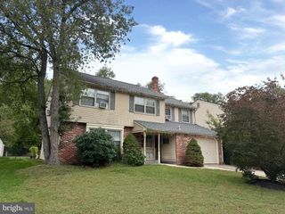 54 LAKESIDE DR, Marlton, NJ 08053