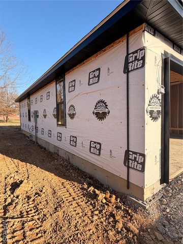 2228 Cherry Blossom Circle, Lebanon, MO 65536