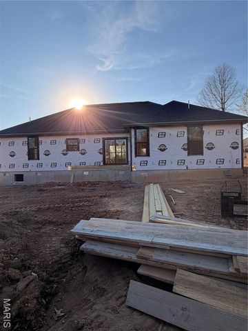 2228 Cherry Blossom Circle, Lebanon, MO 65536