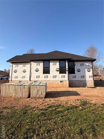 2228 Cherry Blossom Circle, Lebanon, MO 65536