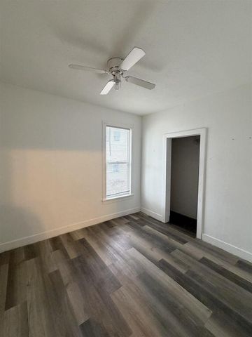 327 8th Avenue, Baraboo, WI 53913