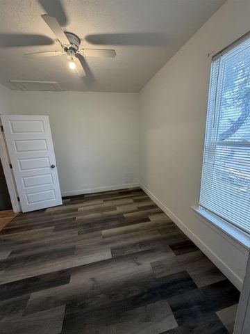 327 8th Avenue, Baraboo, WI 53913