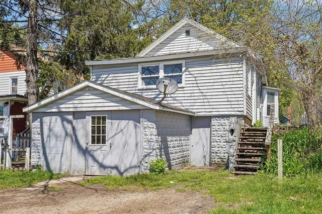 327 8th Avenue, Baraboo, WI 53913