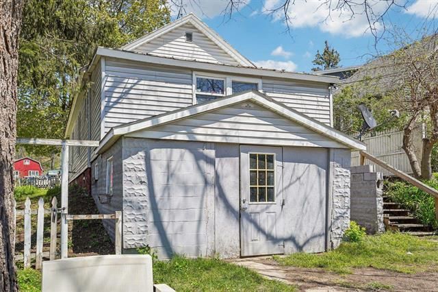 327 8th Avenue, Baraboo, WI 53913